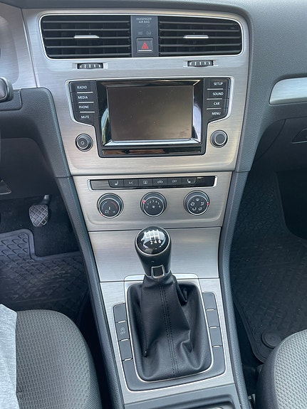 Volkswagen Golf VII 8 of 14