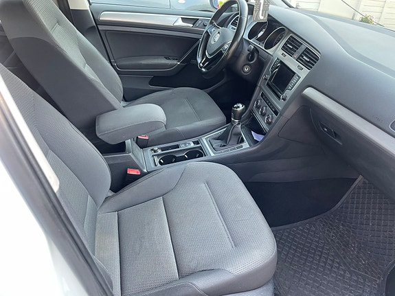 Volkswagen Golf VII 5 of 5