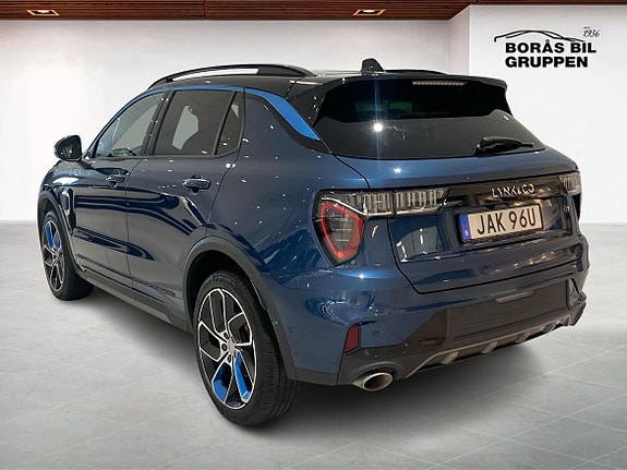Lynk & Co 01 2 of 18