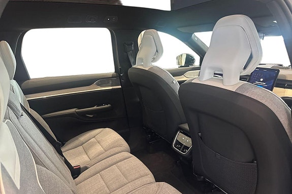 Volvo EX90 9 of 27