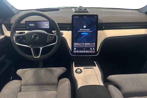 Volvo EX90 10 of 27