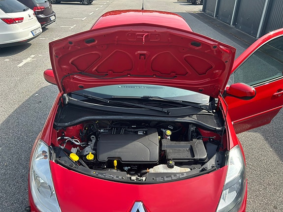 Renault Clio 13 of 18