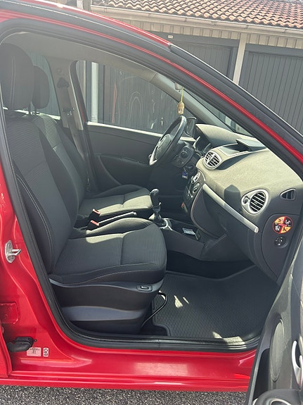 Renault Clio 6 of 18