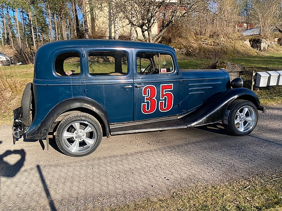 Chevrolet Master DeLuxe 2 of 5