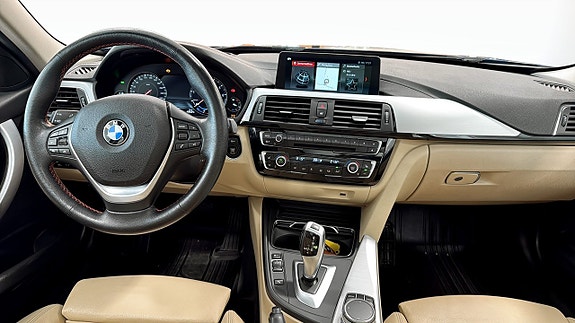 BMW 330i 4 of 5