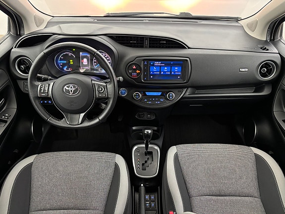 Toyota Yaris 16 of 22