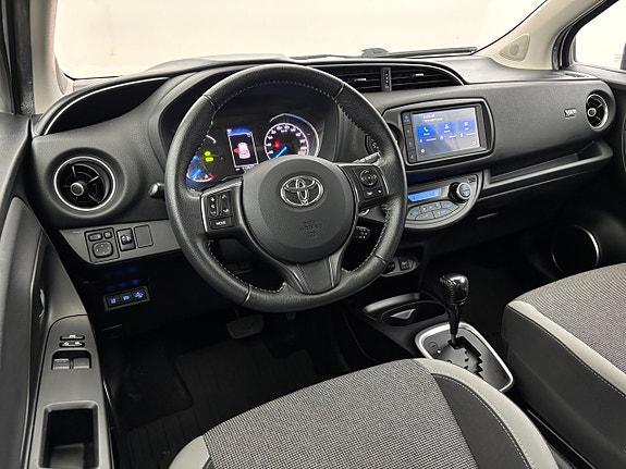 Toyota Yaris 15 of 22