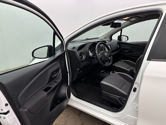 Toyota Yaris 11 of 22
