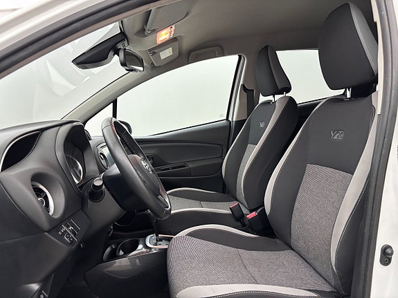 Toyota Yaris 12 of 22