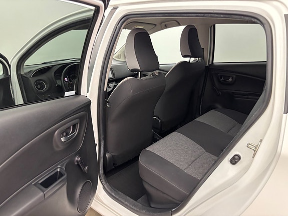 Toyota Yaris 13 of 22