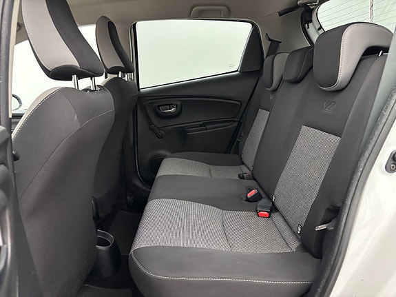 Toyota Yaris 14 of 22