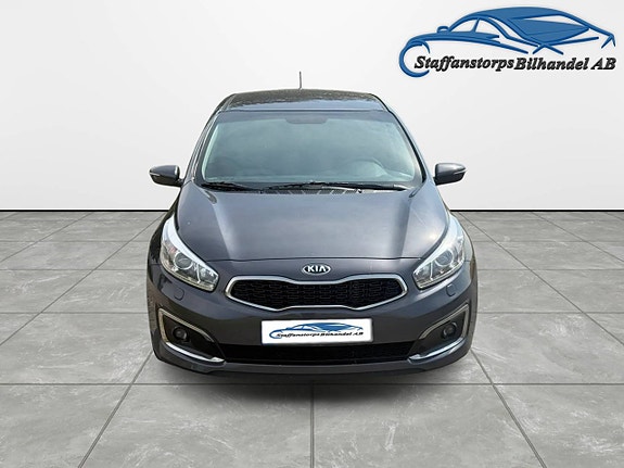 Kia Ceed 2 of 5