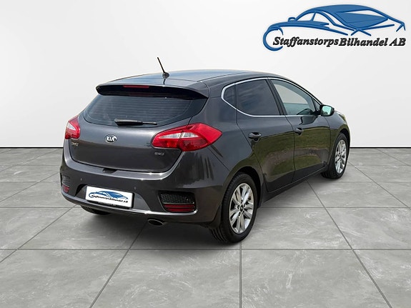 Kia Ceed 4 of 5