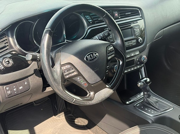 Kia Ceed 8 of 13