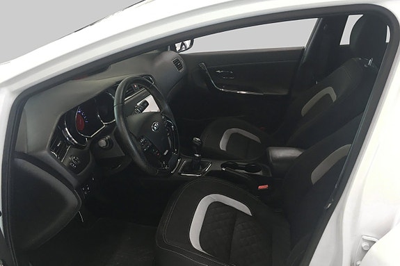 Kia Ceed 8 of 12
