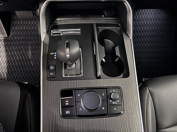 Mazda CX-80 12 of 18