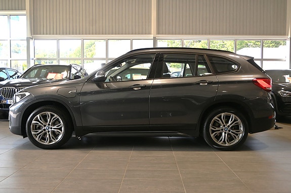 BMW X1 2 of 5