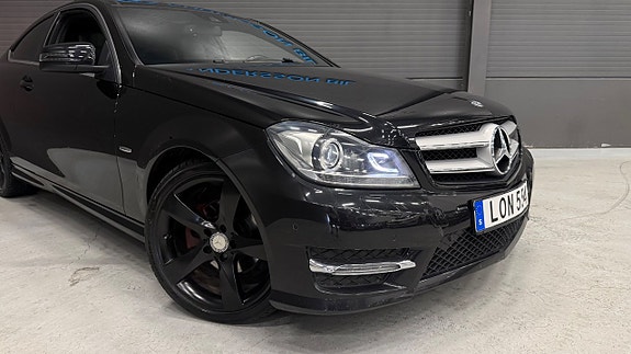 Mercedes-Benz C220 3 of 24