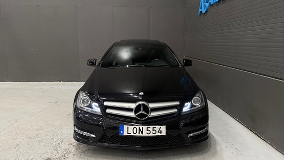 Mercedes-Benz C220 9 of 24
