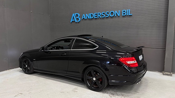 Mercedes-Benz C220 7 of 24