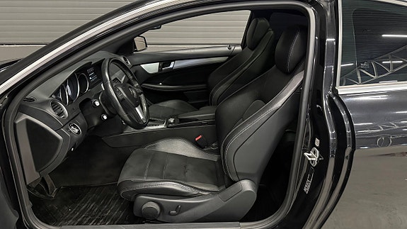 Mercedes-Benz C220 12 of 24