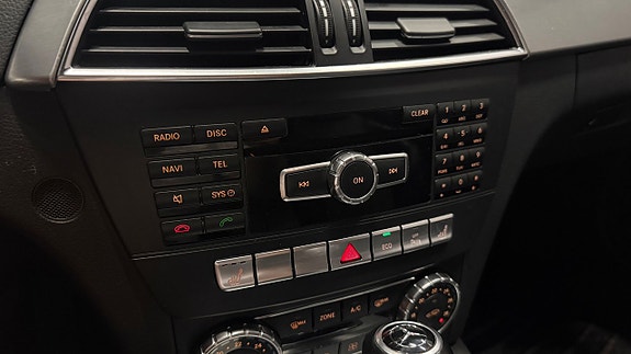 Mercedes-Benz C220 21 of 24