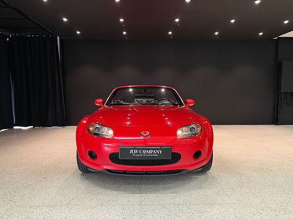 Mazda MX-5 2 of 5