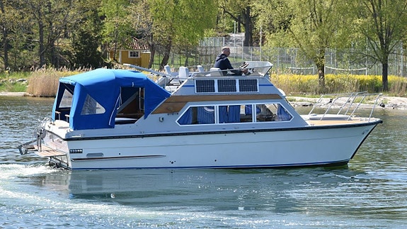 Parad 31 Fly. Volvo Penta KAD 300. Välutrustad! Bogpropeller