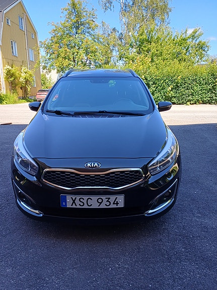 Kia Ceed 2 of 5