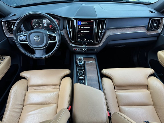 Volvo XC60 11 of 18
