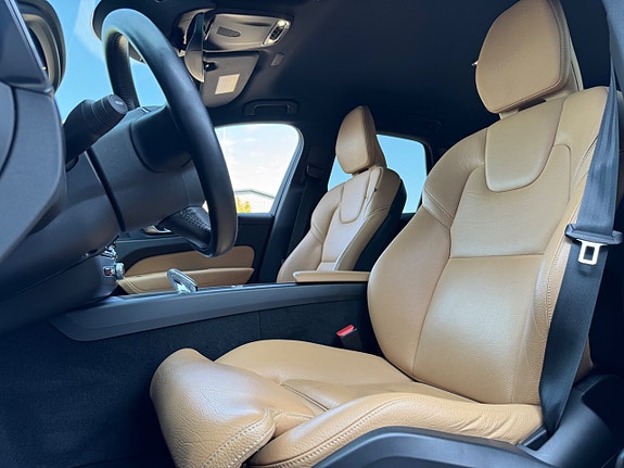 Volvo XC60 8 of 18