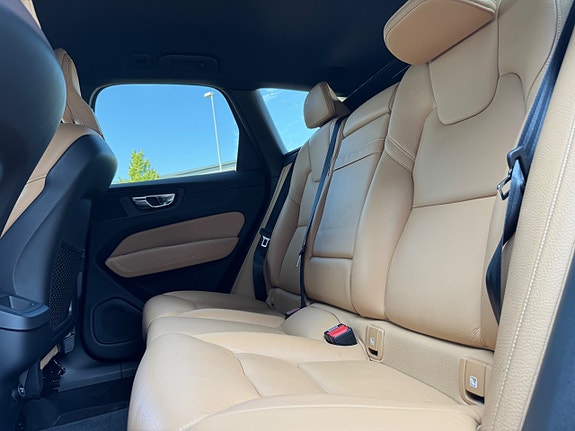Volvo XC60 13 of 18