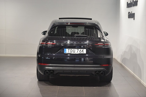 Porsche Cayenne 7 of 21
