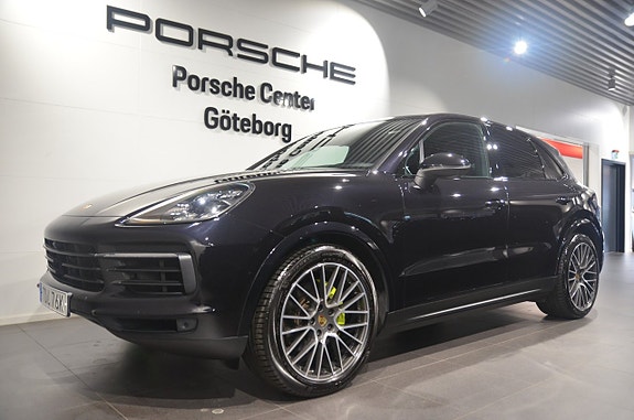 Porsche Cayenne 8 of 21