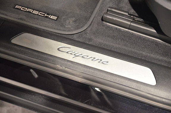 Porsche Cayenne 20 of 21
