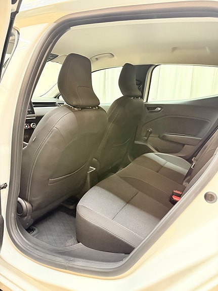 Renault Clio 6 of 12