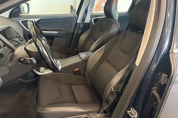 Volvo XC60 10 of 22