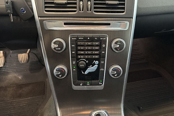 Volvo XC60 17 of 22