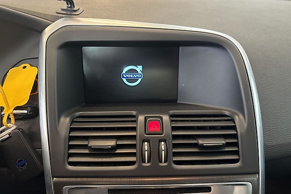Volvo XC60 16 of 22