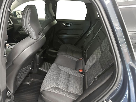 Volvo XC60 7 of 12