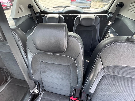 Ford S-MAX 8 of 15
