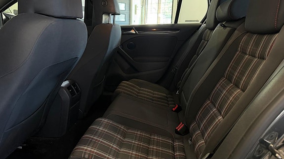 Volkswagen Golf VI 10 of 13