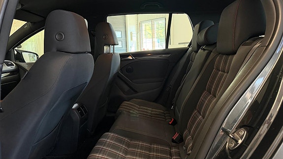 Volkswagen Golf VI 8 of 13