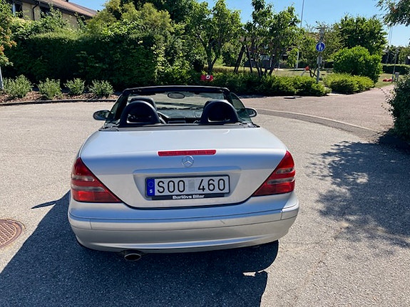 Mercedes-Benz SLK200 3 of 5