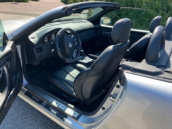 Mercedes-Benz SLK200 4 of 5