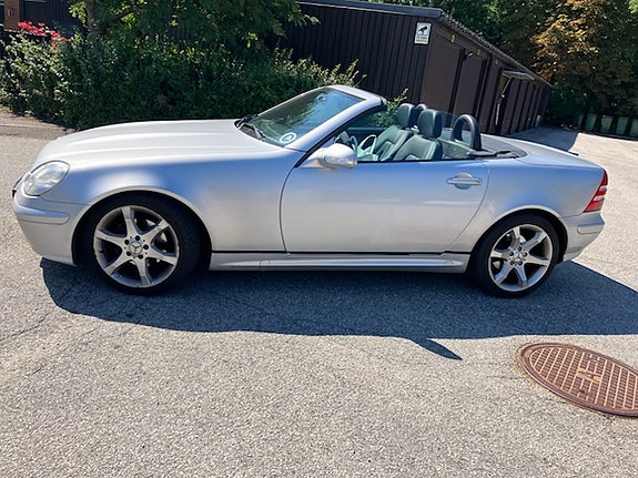 Mercedes-Benz SLK200 2 of 5