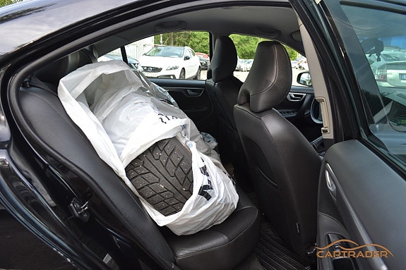 Volvo S60 10 of 16