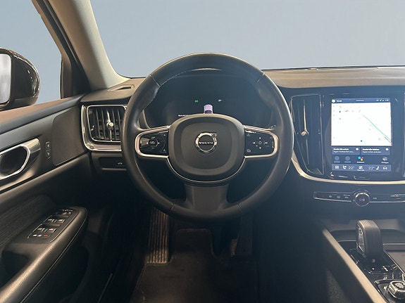 Volvo V60 Cross Country 9 of 16