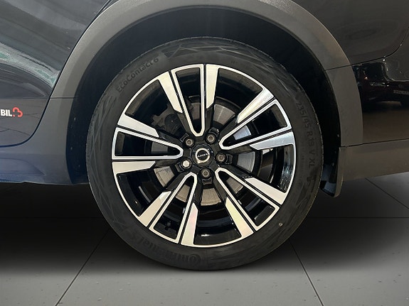 Volvo V60 Cross Country 14 of 16