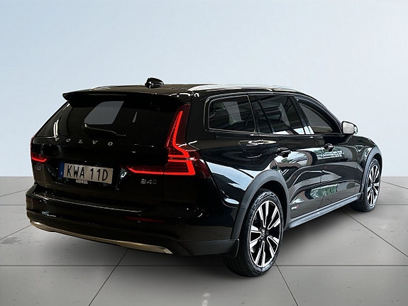 Volvo V60 Cross Country 6 of 16